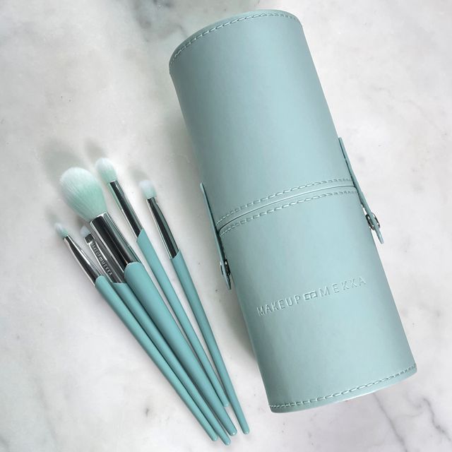 Minty Brush Set & Cup Minty Brush Set & Cup
